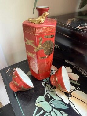 Vtg Japanese Sake Bottle Warbler Uguisi Dokkuri plus 2 cups